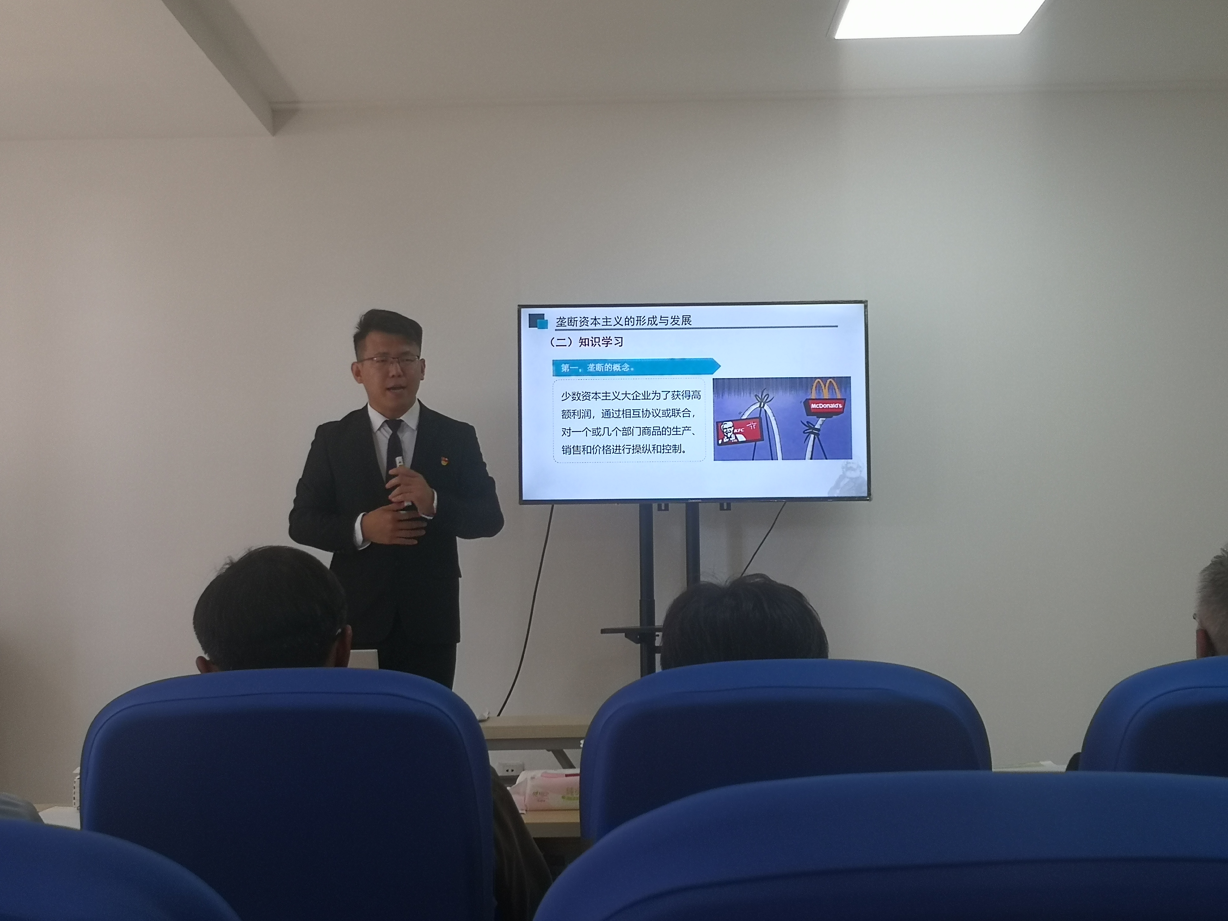 我校教师在全省高校思政课教师教学比赛中获佳绩​